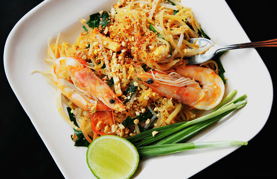 Жареная рисовая лапша Пад Тай (Pad Thai)